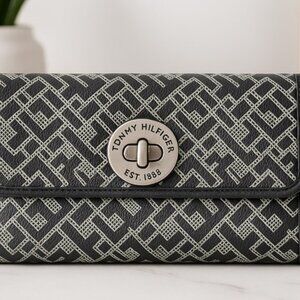 Tommy Hilfiger Black Trifold Womens Wallet Signature Logo